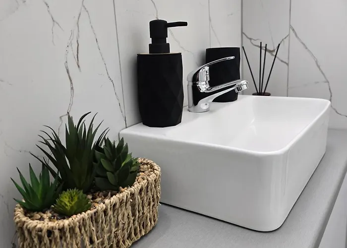 Marble Coast Apartment *